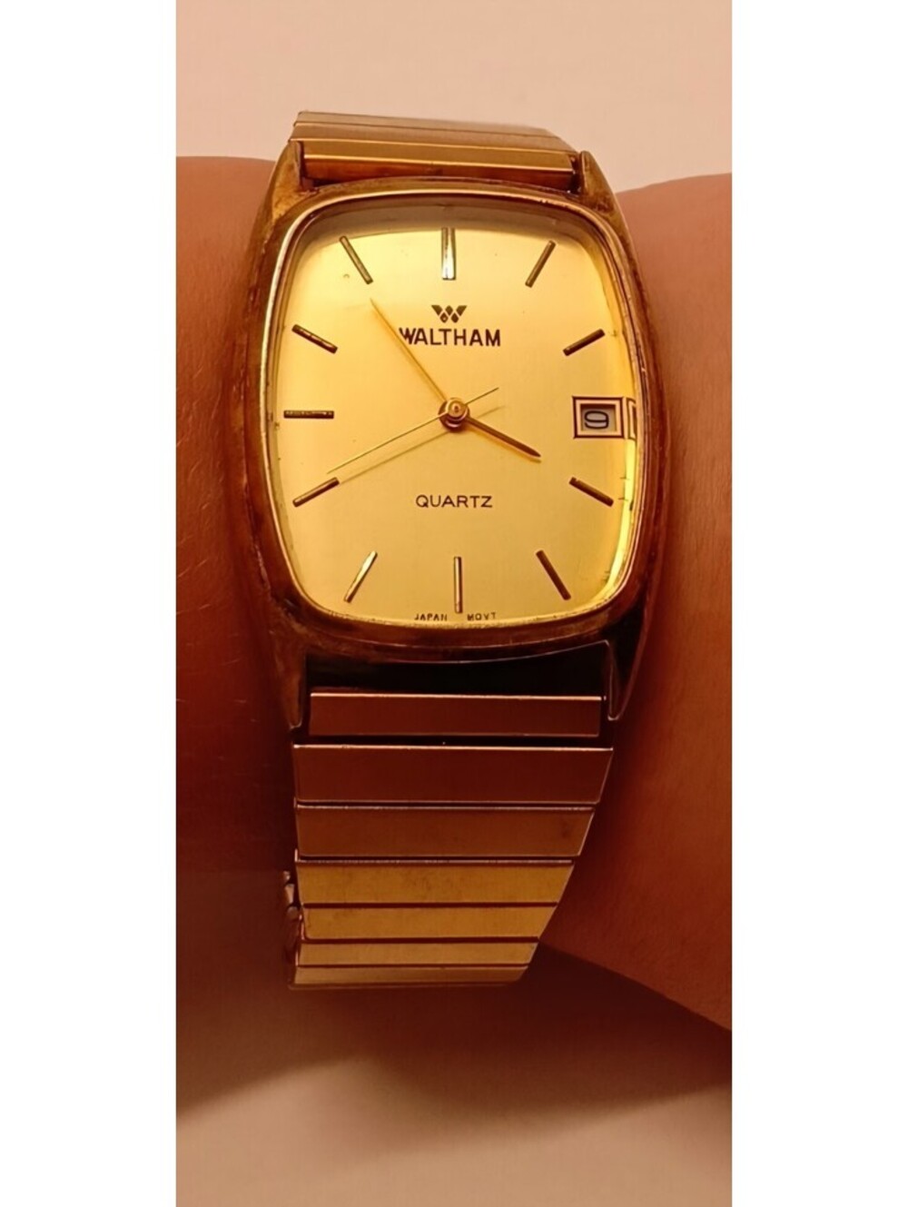 Vintage Waltham Mens Watch 27mm Gold Tone Bracelet Tonneau Date Needs Battery